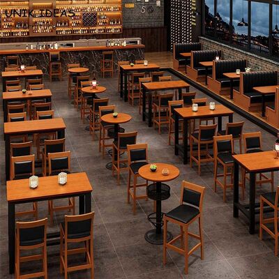 Bom preço A barra exterior dos restaurantes da plataforma apresenta a madeira industrial do estilo da comuna ajustada on-line